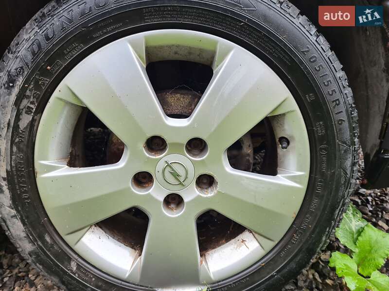 Седан Opel Omega 1988 в Ужгороді