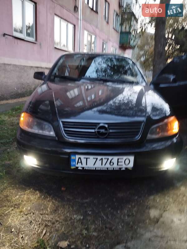 Седан Opel Omega 2003 в Покровську