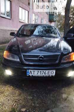 Седан Opel Omega 2003 в Покровске