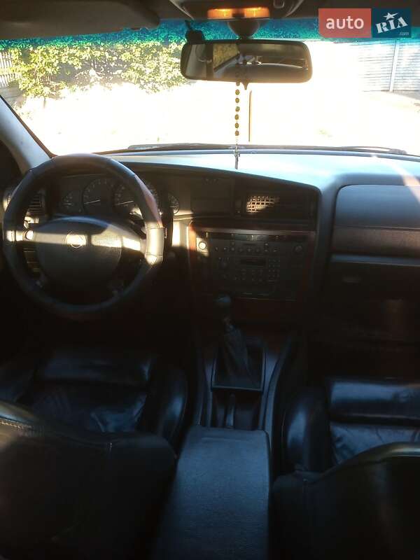 Седан Opel Omega 2000 в Каменском