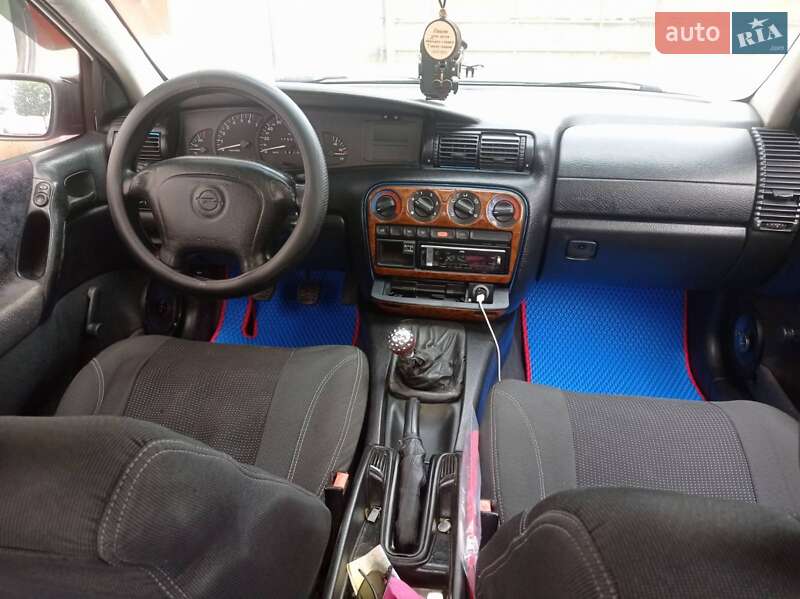 Седан Opel Omega 1994 в Одесі