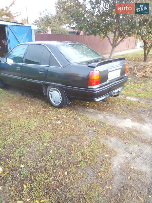 Седан Opel Omega 1992 в Краснограді
