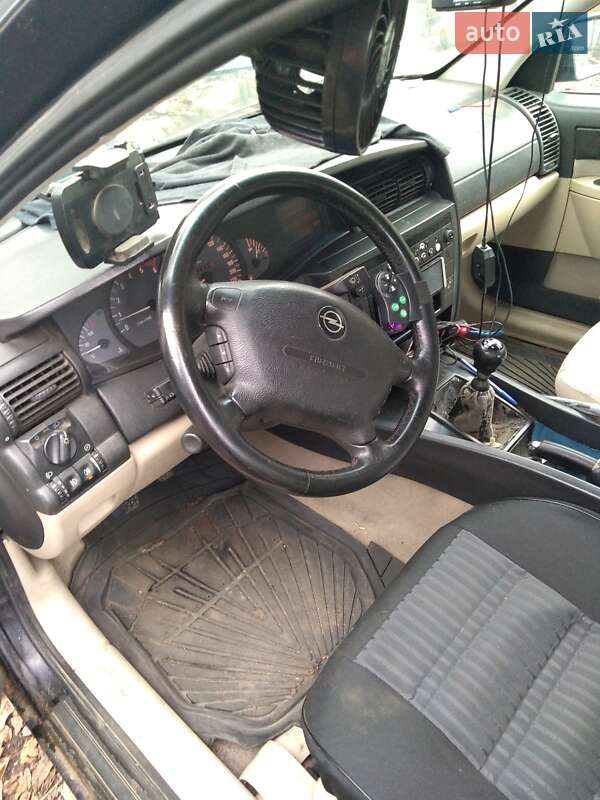 Универсал Opel Omega 2002 в Кременчуге
