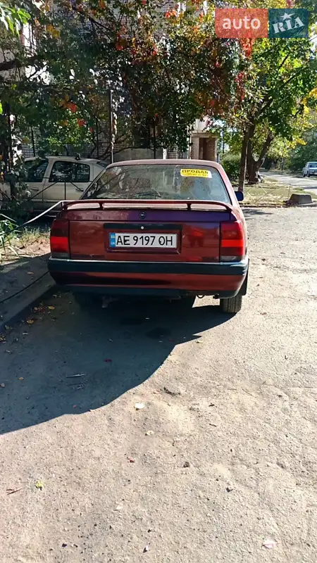Opel Omega 1991 VIN W0L000016M1123639 фото оголошення 2 з 40