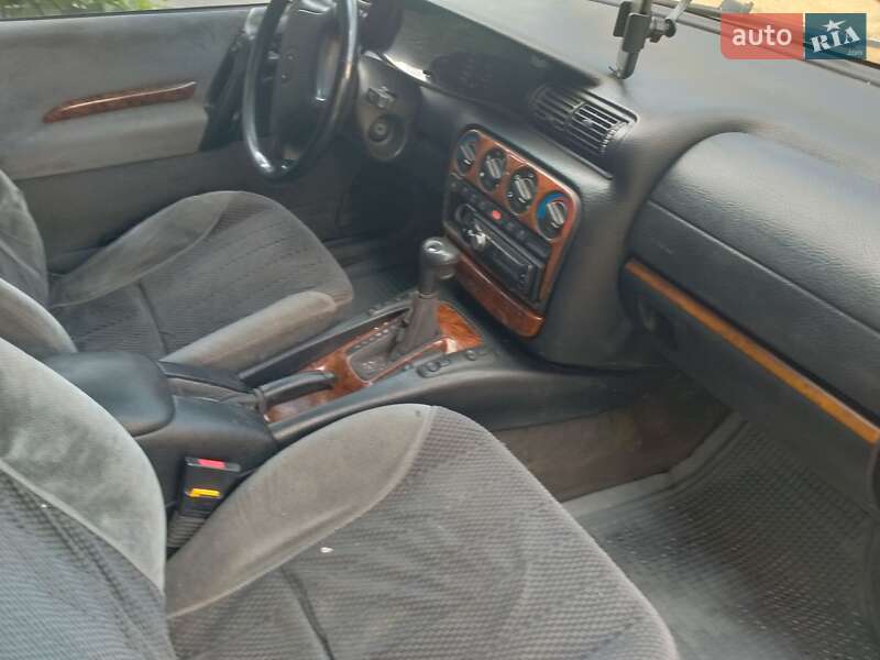 Седан Opel Omega 1994 в Ярмолинцах