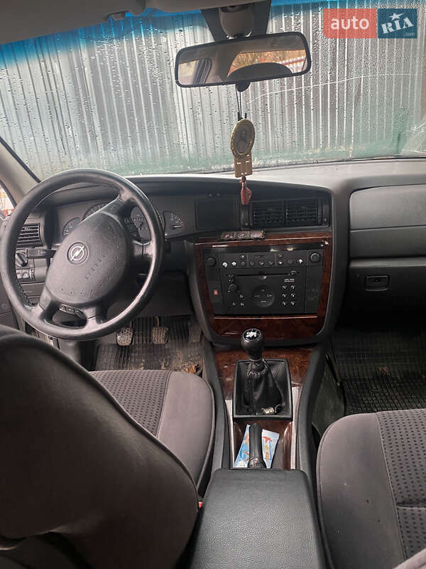 Универсал Opel Omega 2001 в Шумске