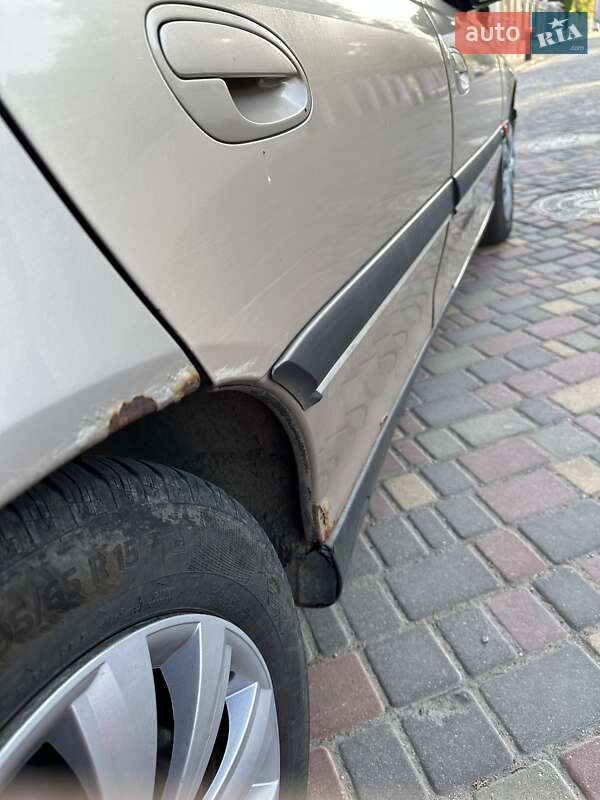Седан Opel Omega 1998 в Одессе