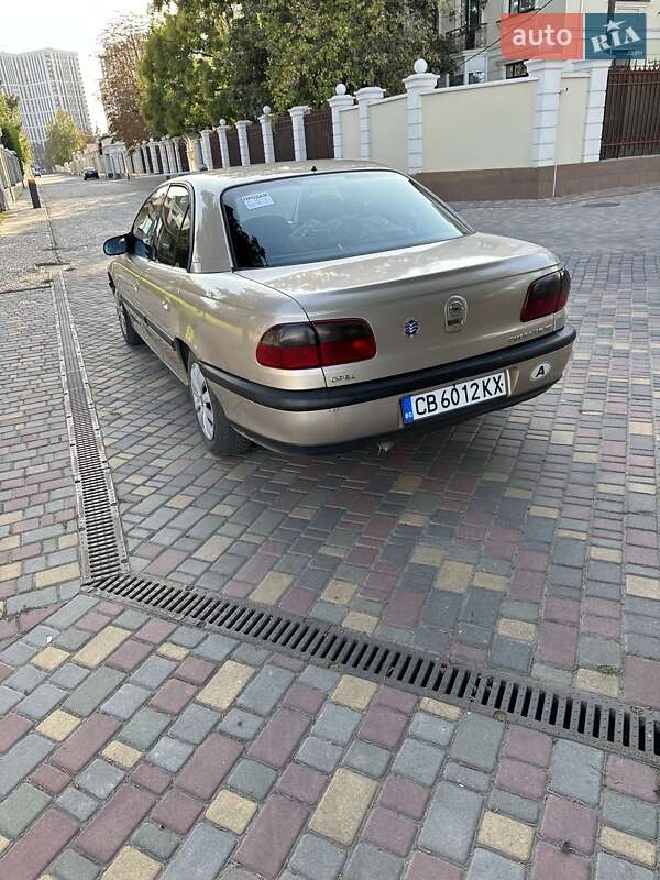Седан Opel Omega 1998 в Одессе