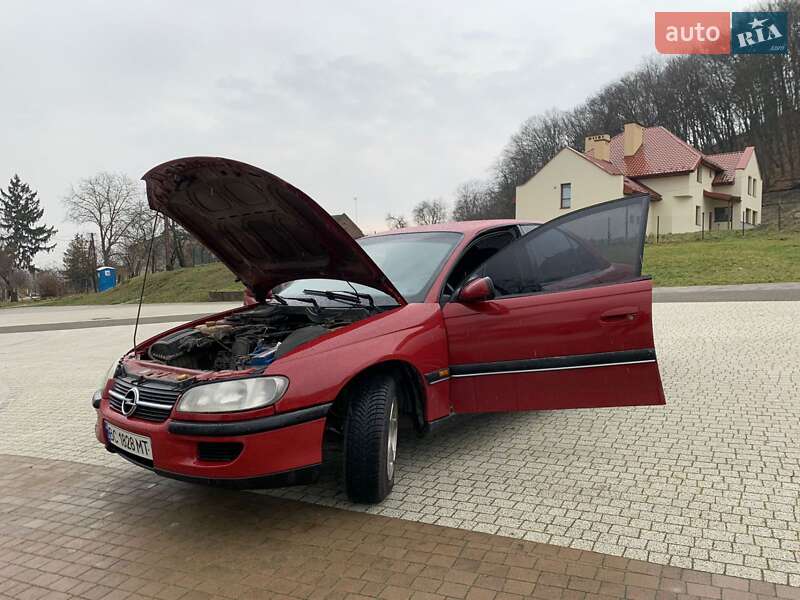 Седан Opel Omega 1995 в Львове