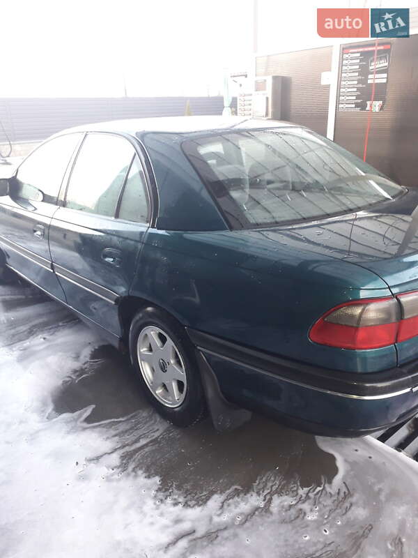Седан Opel Omega 1996 в Жашкове