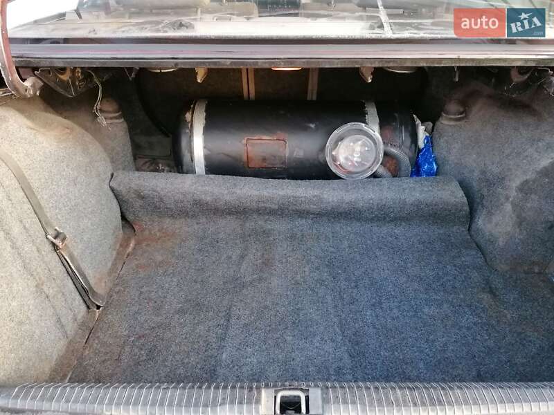 Седан Opel Omega 1992 в Броварах