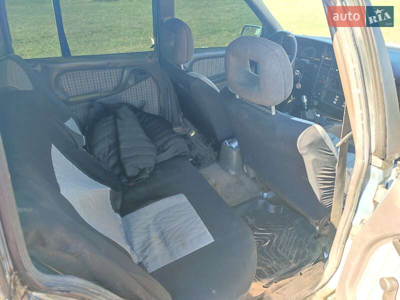 Универсал Opel Omega 1988 в Хотине