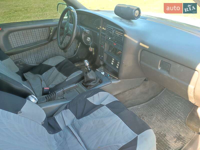 Универсал Opel Omega 1988 в Хотине