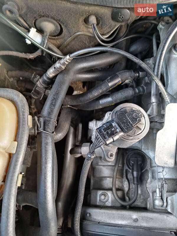 Седан Opel Omega 1999 в Верховине