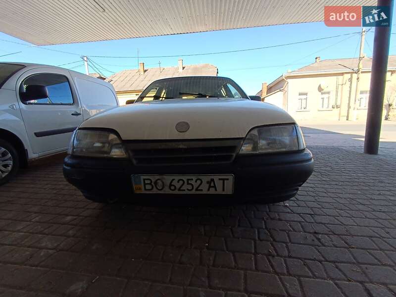 Универсал Opel Omega 1989 в Залещиках