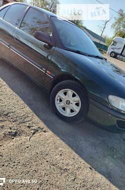 Седан Opel Omega 1997 в Тростянце