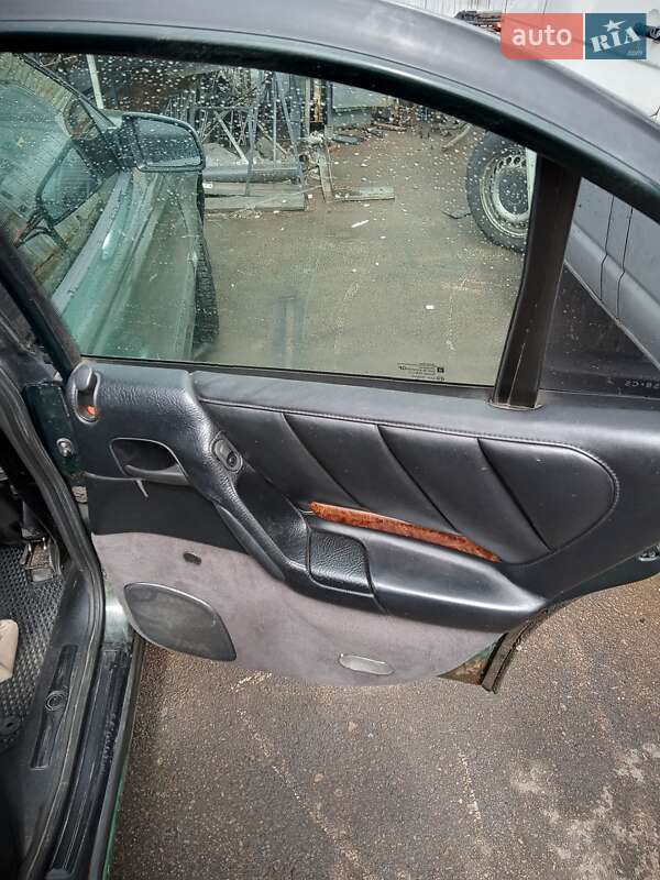 Седан Opel Omega 2001 в Луцьку