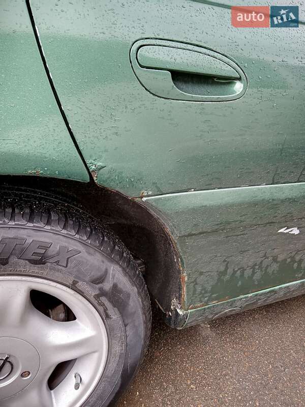 Седан Opel Omega 2001 в Луцьку