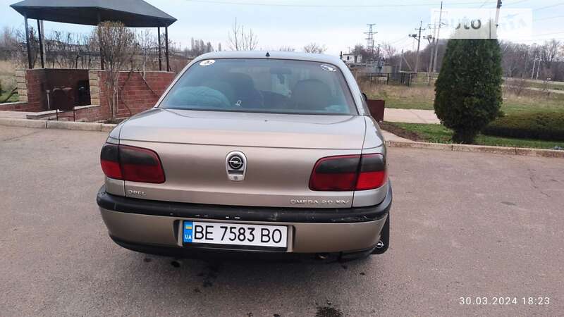 Седан Opel Omega 1997 в Южноукраинске