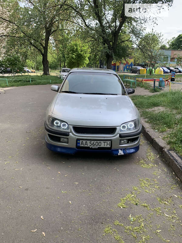 Седан Opel Omega 1996 в Києві
