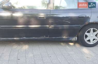 Седан Opel Omega 1996 в Львове