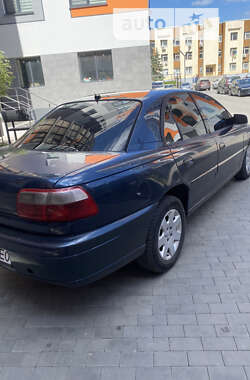 Седан Opel Omega 2002 в Вараші