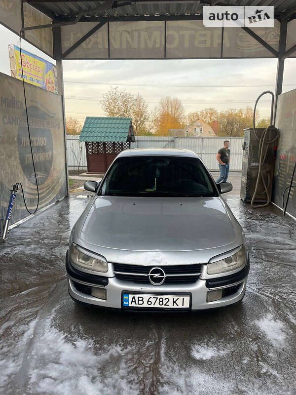 Седан Opel Omega 1998 в Гайсине