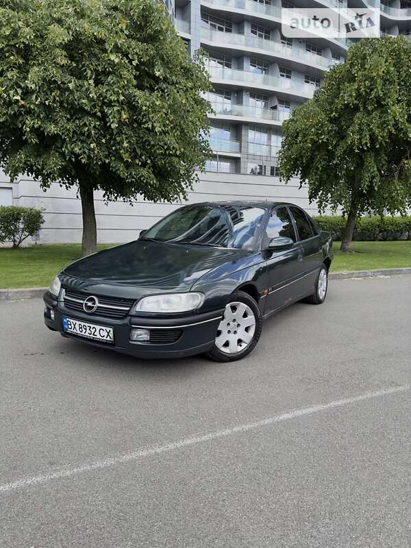 Седан Opel Omega 1995 в Киеве