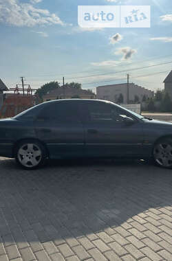 Седан Opel Omega 1995 в Ужгороді