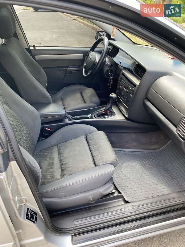 Седан Opel Omega 2000 в Миколаєві