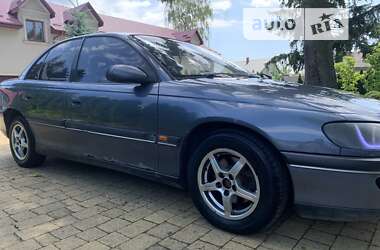 Седан Opel Omega 1994 в Городке