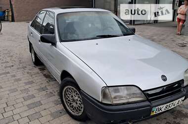 Седан Opel Omega 1988 в Ровно