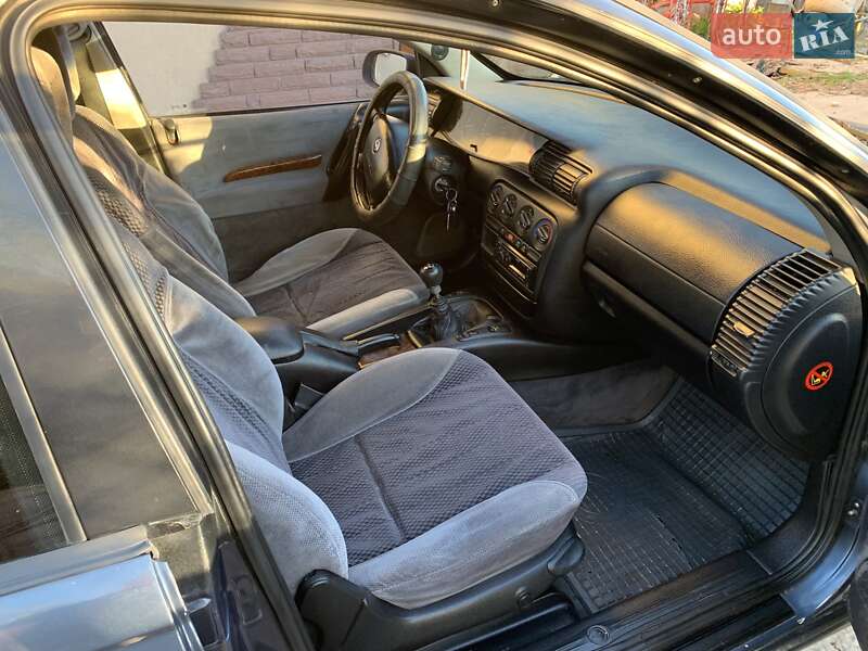 Универсал Opel Omega 1996 в Обухове