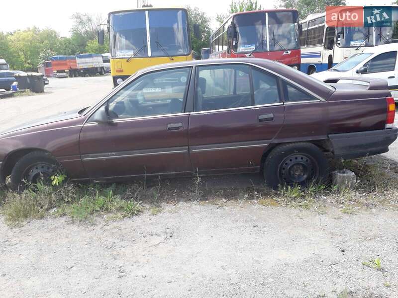 Седан Opel Omega 1987 в Запоріжжі