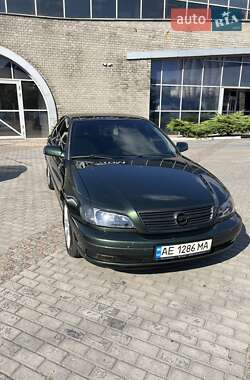 Седан Opel Omega 2000 в Кам'янському