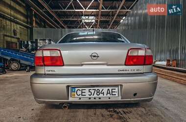 Седан Opel Omega 2000 в Чернівцях