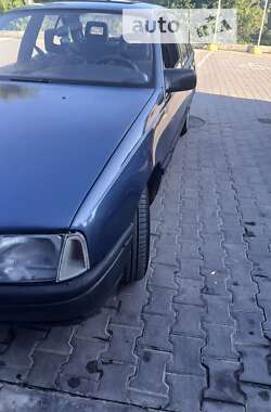 Седан Opel Omega 1987 в Почаєві