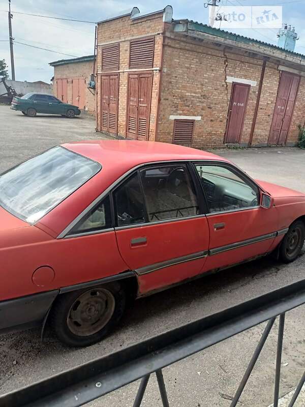 Седан Opel Omega 1989 в Липовце