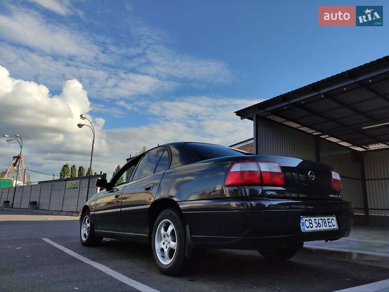 Седан Opel Omega 2000 в Чернігові