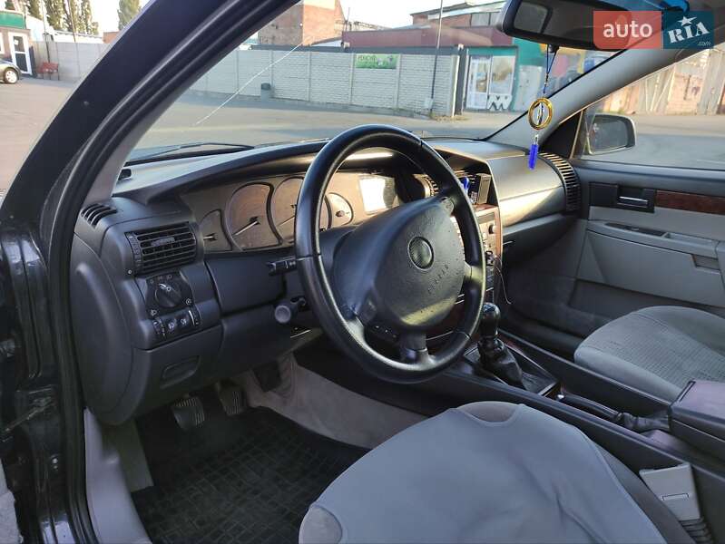 Седан Opel Omega 2000 в Чернігові