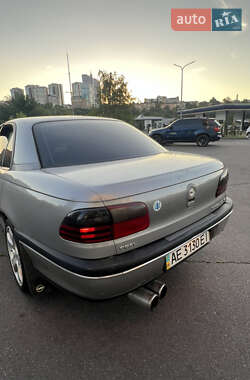 Седан Opel Omega 1995 в 