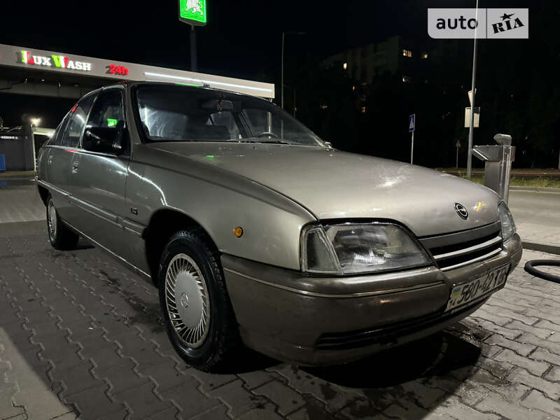 Седан Opel Omega 1988 в Львове
