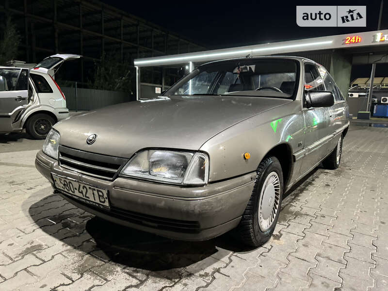 Седан Opel Omega 1988 в Львове