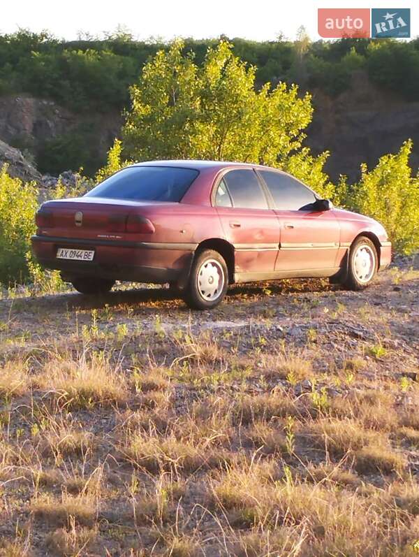 Седан Opel Omega 1999 в Первомайске