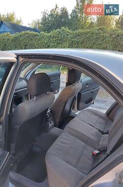 Седан Opel Omega 2000 в 