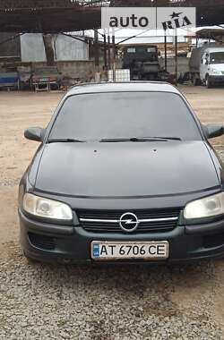 Седан Opel Omega 1995 в Калуше