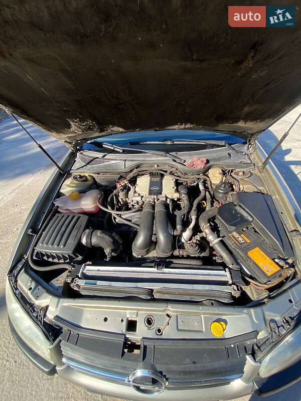 Седан Opel Omega 1999 в Каменском