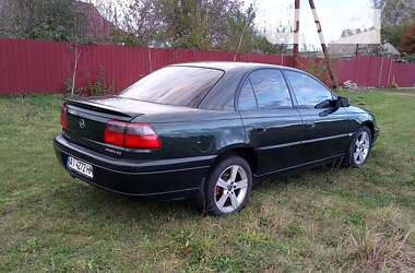 Седан Opel Omega 2000 в Иванкове