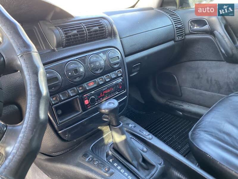 Седан Opel Omega 1999 в Львове