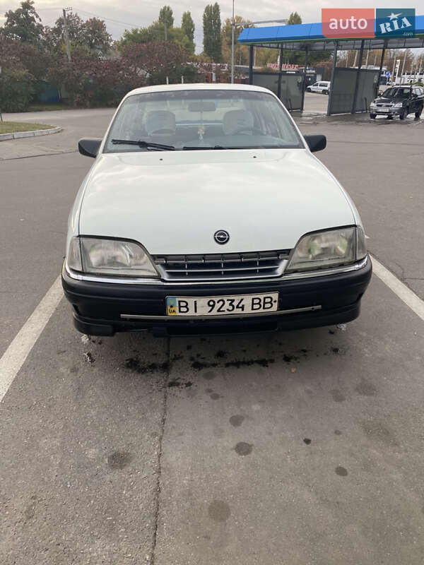 Седан Opel Omega 1990 в Кременчуге фото Седан Opel Omega 1990 в Кременчуге